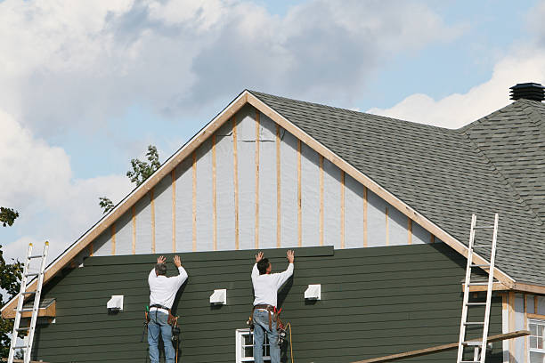Professional Siding Contractor technician working in Lancaster, SC